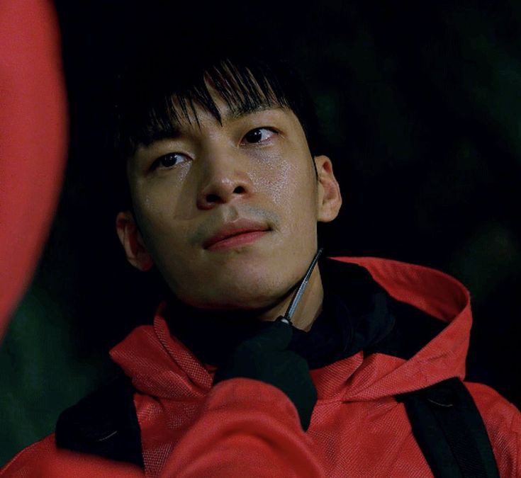 estoy viendo el juego del calamar 2 y las ganas de chuparles la pija a estos aumentaron