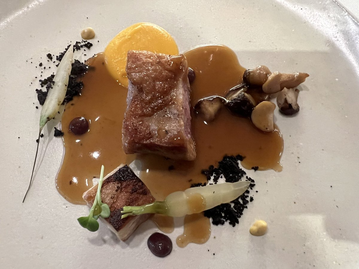 Que bien se come en  en El Retiro de  <a href="/ricardosotres1/">El Retiro - Ricardo</a> .La delicadeza de los Berberechos con escabeche de Perdiz y Cordero de quitar el hipo.Y acaba de abrir un Bistro con platos tradicionales pero con ese toque que da siempre Ricardo.Precio. de regalo.A 5 minutos de la Autopista