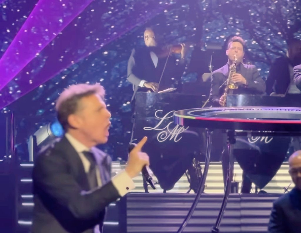 AriesPrensa's tweet photo. #LuisMiguel @LMXLM @AriesQuilmes @HastaElFinAries #SomosParteDeTuHistoria #UnPocoMas #NuncaEsSuficiente https://t.co/4R4AmeJUBH