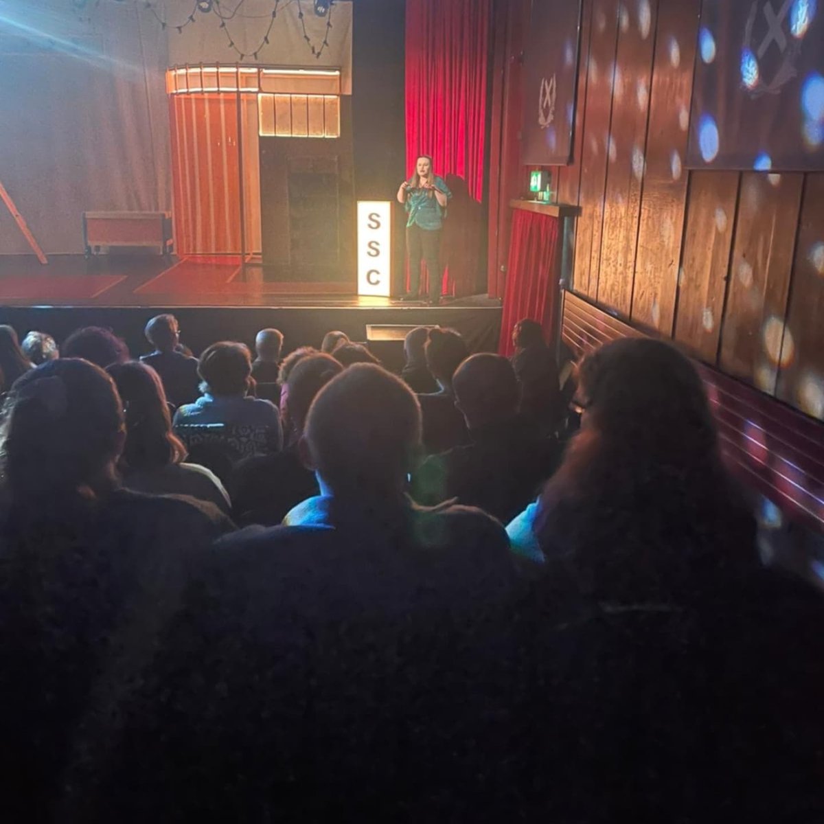 DanielleRennie8's tweet image. My first time interpreting a panto ✅️ So much fun and laughter!! 
I can&apos;t believe how lucky I am to have the best job in the world and have these amazing opportunities! 
Next up ... Beauty and The Beast, coming April 2025 💛
#BSLinterpreter 🤟