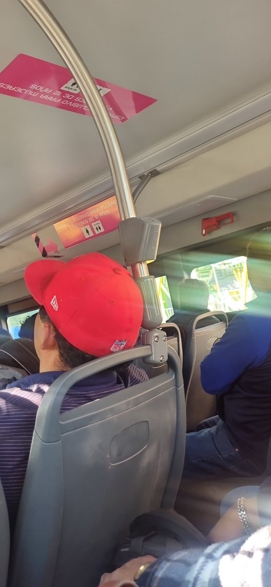 jenleon_'s tweet photo. @MetrobusCDMX Así como en esta unidad https://t.co/jBDaa6xyir