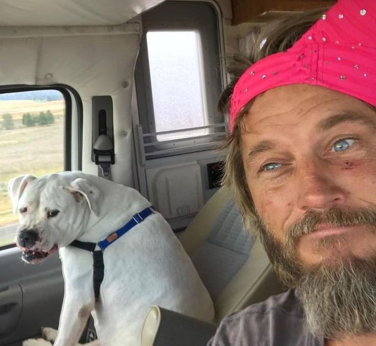 Travis fimmel (@travisfimm21069) on Twitter photo 