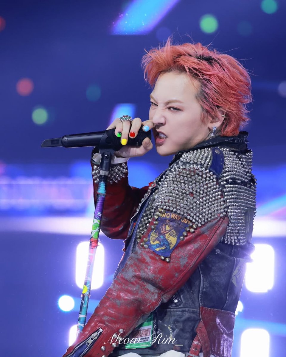 WhiteTamar1's tweet photo. The Power from this pic ❤
#GDRAGON https://t.co/MwXy00aO6Z