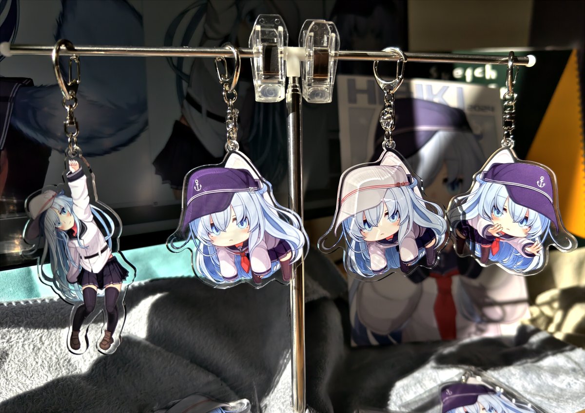 響ちゃんアクキーをぶら下げてみました
良い感じではないでしょうか…？