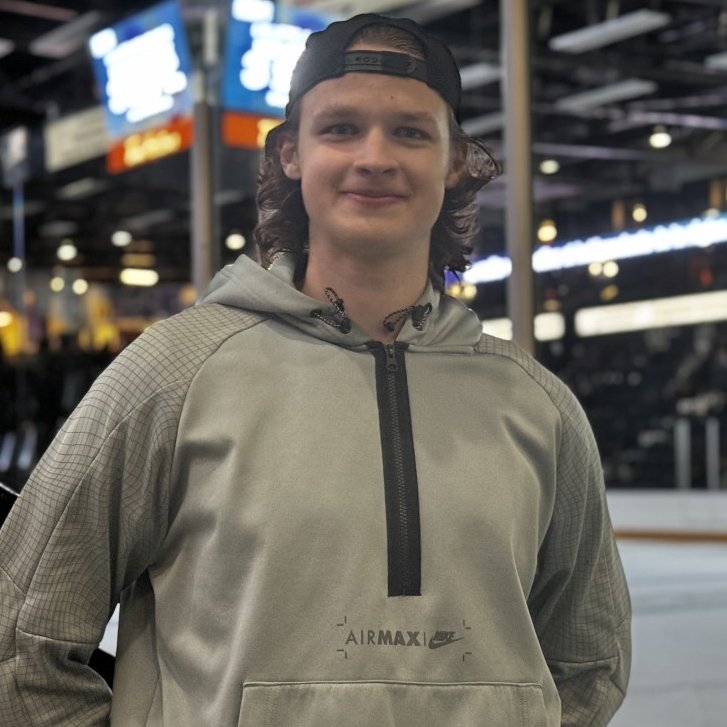 Hockey world, meet 🇱🇻 goalie Linards Feldbergs.

He just stopped 62 shots between regulation, OT and the SO to backstop Latvia's first EVER win over Canada at the World Juniors. 👑