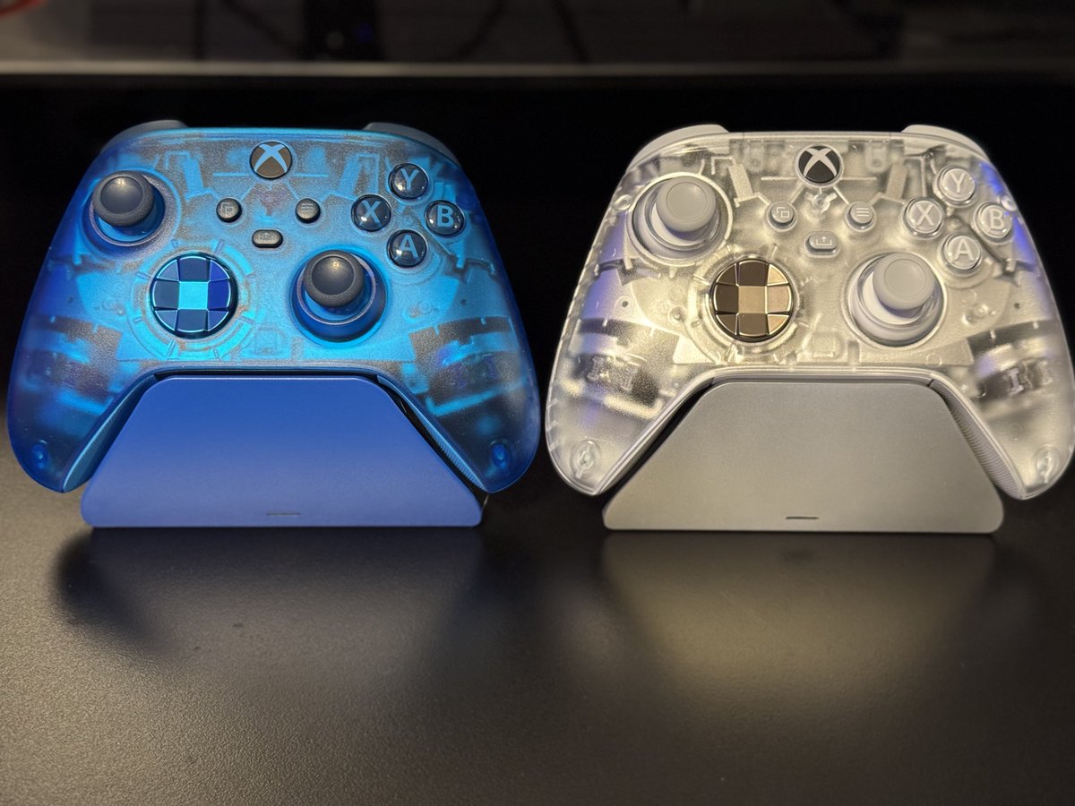 GameToker's tweet image. These new Cipher Xbox controllers match the existing Razer charging docks pretty good 👌🏻#SkyCipher #GhostCipher