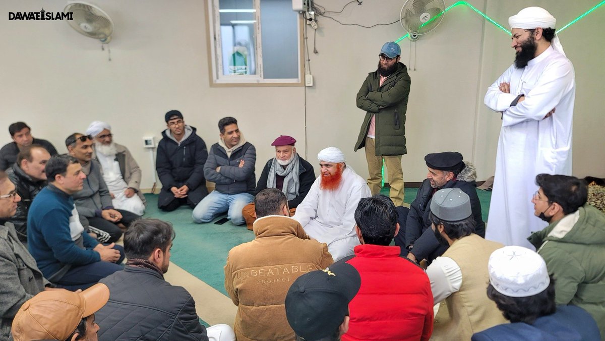 IamImranAttari's tweet photo. Nigran-e-Shura's speech in Songdo, Incheon before Friday prayers, followed by sharing pearls of wisdom with the business community.
#MaulanaImranAttari #Speech
#Songdo #Dawateislami https://t.co/SpY2Ji77fC