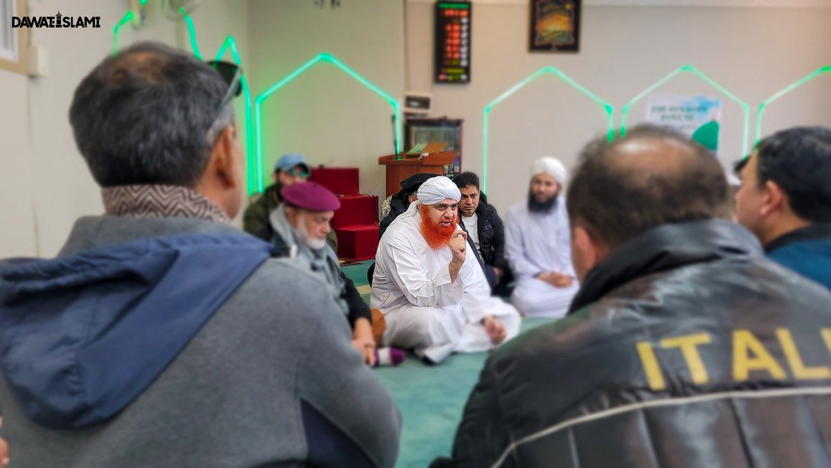 IamImranAttari's tweet photo. Nigran-e-Shura's speech in Songdo, Incheon before Friday prayers, followed by sharing pearls of wisdom with the business community.
#MaulanaImranAttari #Speech
#Songdo #Dawateislami https://t.co/SpY2Ji77fC