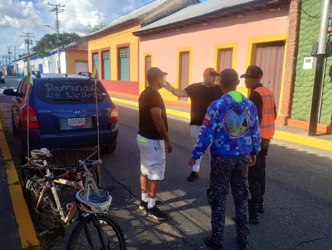 Una pequeña campaña de sensibilización y cultura vial por parte de los delegados en el Estado Barinas <a href="/inttbarinas/">intt</a>
<a href="/pnbbarinas/">VIAS RAPIDAS</a> y organizaciónes de Ciclismo