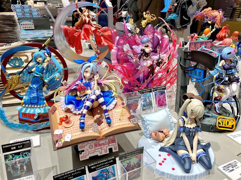 SHIBUYA TSUTAYA 6F IP書店では、 数々のフィギュアを販売中です