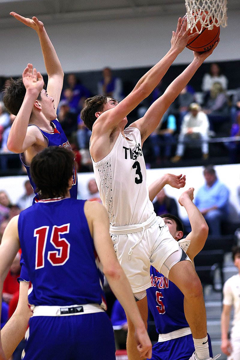 TimBathKT's tweet image. Peru defeats Caston in the Miami County Tournament. More photos at: kokomotribune.com/sports/basketb…