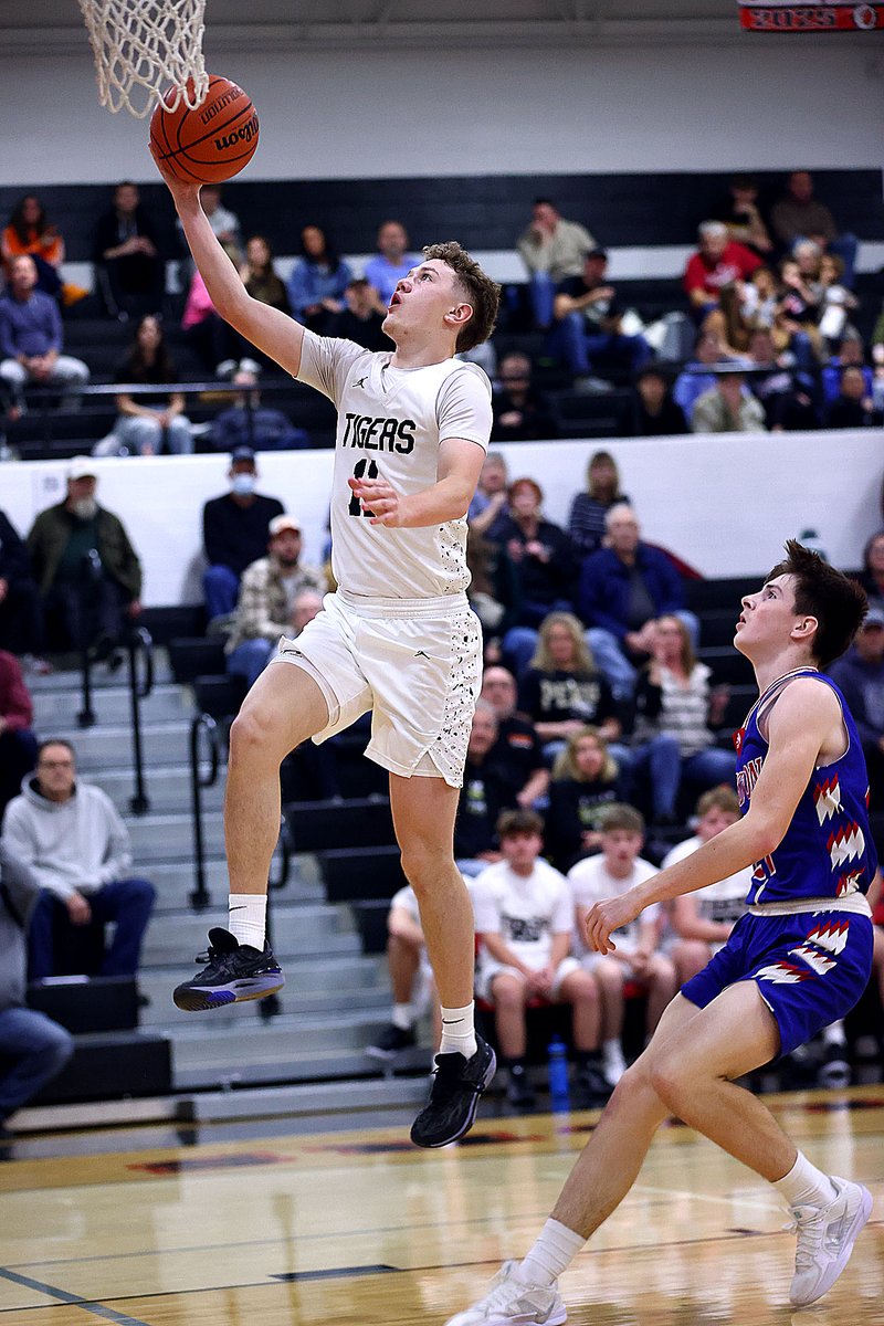 TimBathKT's tweet image. Peru defeats Caston in the Miami County Tournament. More photos at: kokomotribune.com/sports/basketb…