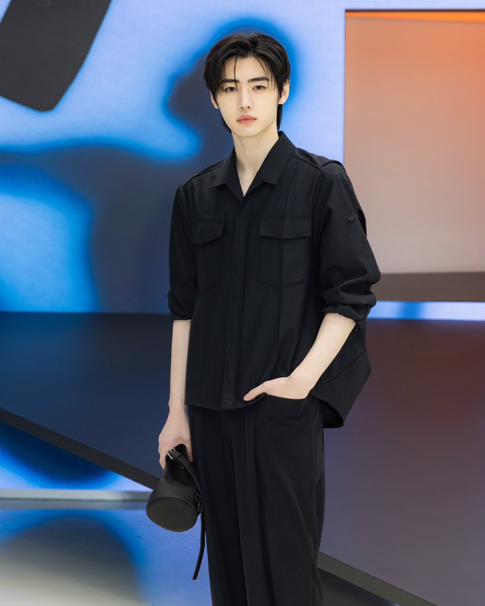 _adererror's tweet photo. JAKE and SUNGHOON from @ENHYPEN wearing 10th anniversary capsule collection, FUTOURIST at ADER Seongsu Space. 
 
Explore more about our future vision at ADER Seongsu Space and https://t.co/d0AOPJ0qiD
 
#ADERERROR #아더에러 https://t.co/Tcw20yO4Bt