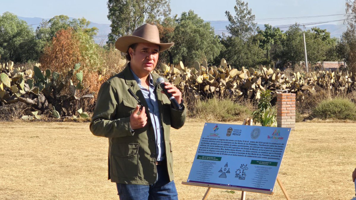 barraganpri's tweet photo. Tuve el honor de develar junto a mi amigo Mario Paredes de la Torre, Presidente Municipal de Teotihuacán, una placa conmemorativa que representa un importante he histórico logro: el convenio amistoso entre nuestros municipios sobre los límites territoriales @Legismex https://t.co/xebS8ysVGi