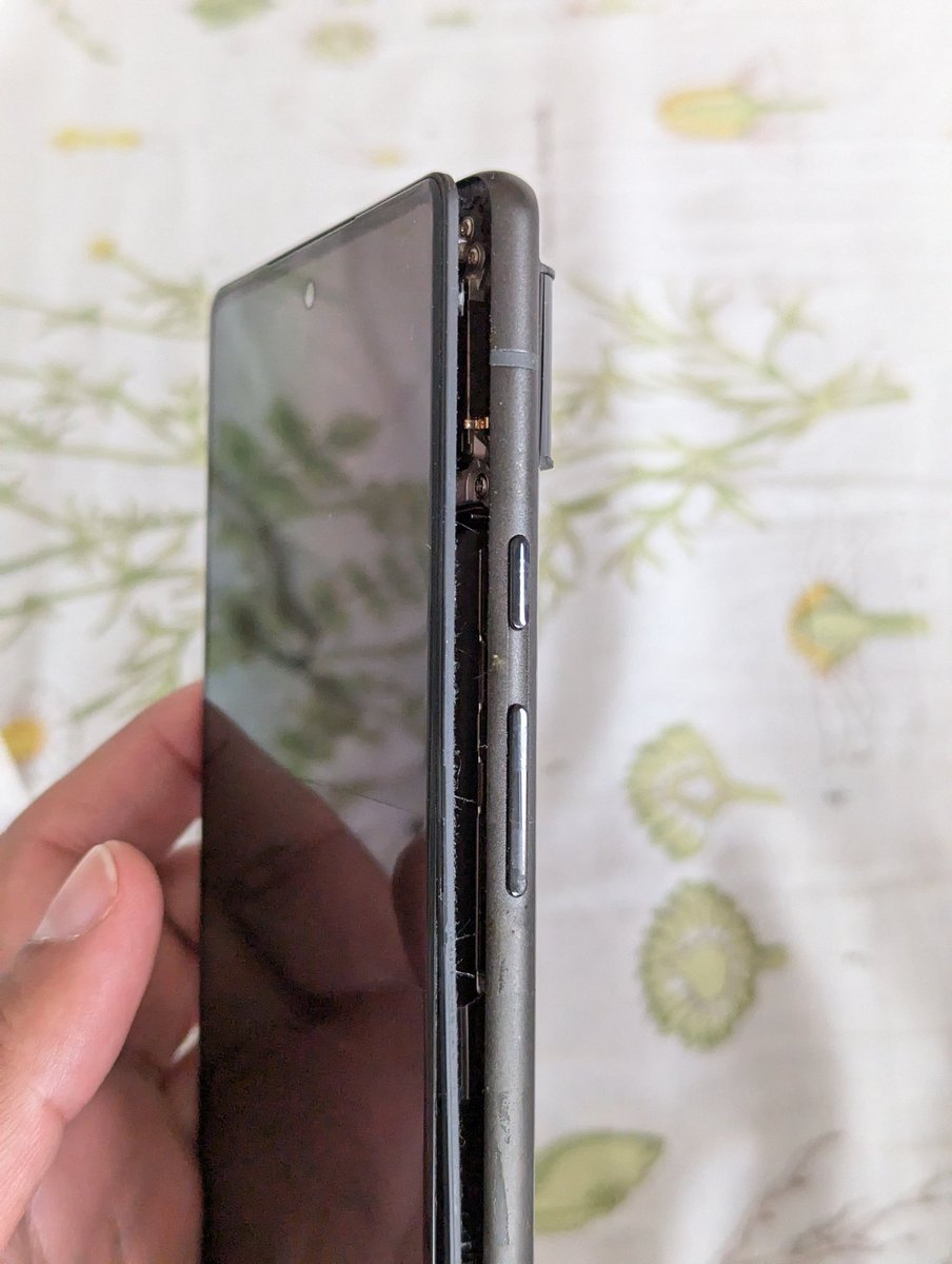 PranjalGar50143's tweet image. 🛑 Don&apos;t buy Google Pixel phones! 
Been a pixel loyalist for long, but no more. Two pixel (6 &amp;amp;7) phones in the last 4 months whose batteries expanded and popped off the screen. Half a lakh for an unsafe product.
#googleindia #GooglePixel #mitulshah #Google