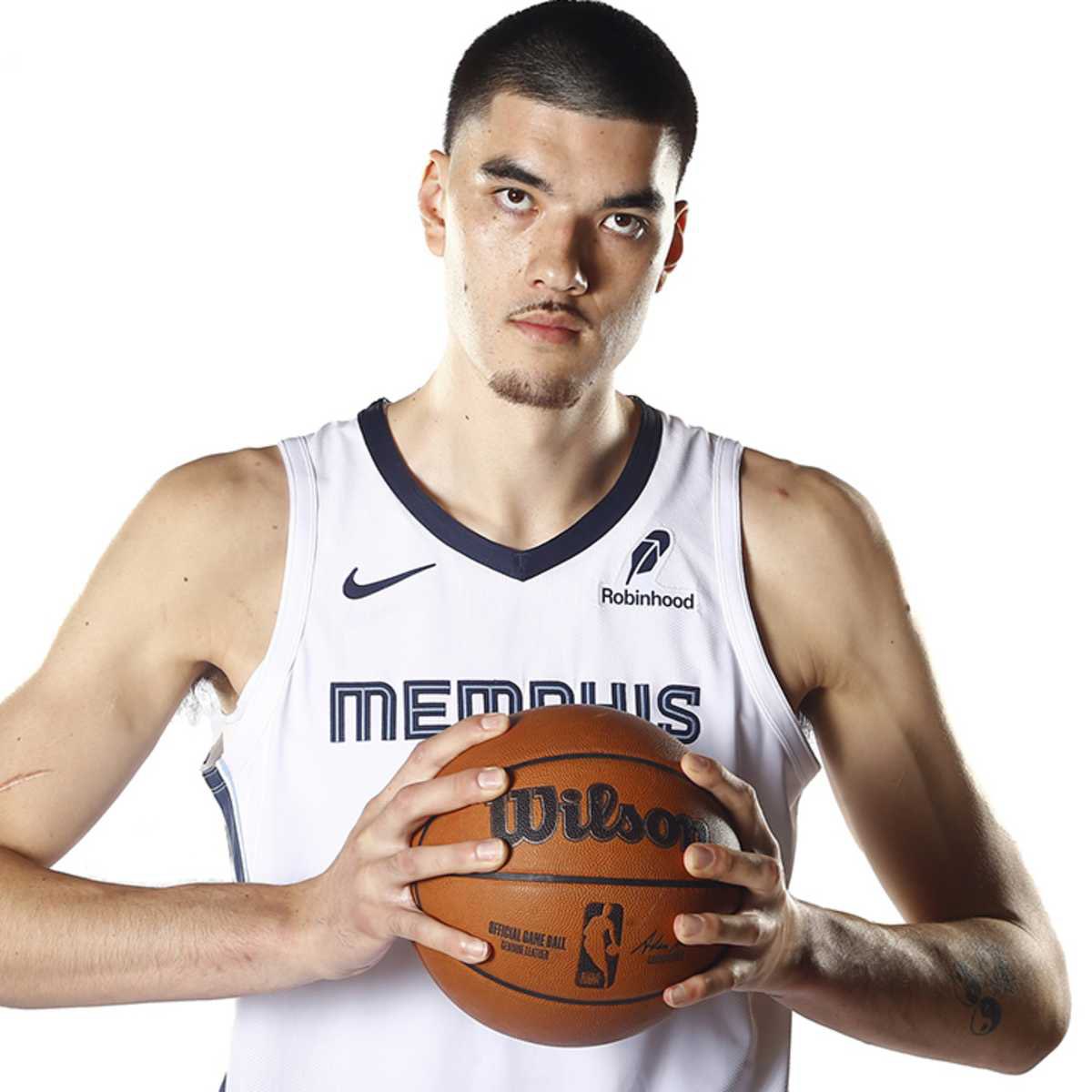 25KILLSTRK's tweet photo. ZACH EDEY IS FUCKING BANNED. YOURE TELLING ME THIS BIG BONEHEAD ONLY CAME DOWN WITH 9 REBOUNDS?!?!? I THINK HIS LAZY EYE MIGHT BE EFFECTING HIS ABILITY TO GRAB BOARDS. I AM BEYOND MYSELF, WE NEED JOHN WICK TO APPREHEND THIS MOTHERFUCKER‼️ https://t.co/NwKVFOiRA9