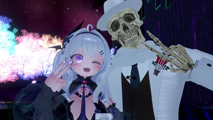 #VRCぱんでも 12/22 パンデモニウムに行ってまいりました! 現地で出会った友人と共にとても良い時間を過ごすことができました。 シエルさんが誤爆ベルをしたのをいいことにとっても美味しくなる魔法をかけてもらったり、にぎやかな一日でした。 残り少ないとのことですが、また行けたらいいなと!