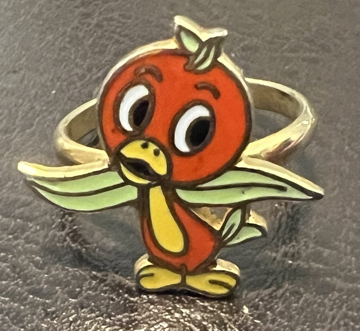 TeriE's tweet photo. RARE VINTAGE #DisneyWorld Orange Bird Ring Adjustable Enamel Signed #WDW 1970s 

#disneyparks #vintagedisney #waltdisneyworld #orangebird #vintage70s #disneyorangebird #enameljewelry #HTFdisney #disneycollectibles #collectibles 

https://t.co/3CMnALSZ9g https://t.co/35QpVzT7Ss
