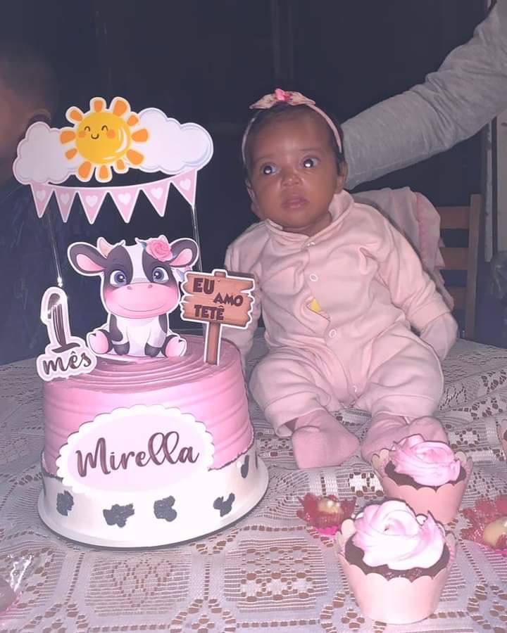 Nunca mais será eu por inteira depois q eu te perdi meu grande amor, a minha menina, te amo tanto mimi, mamãe tá com muita saudades petinha..🤍