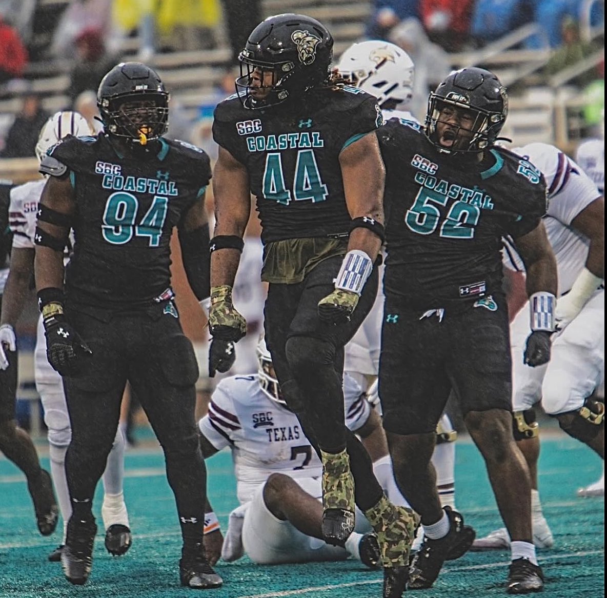 Blessed to receive a offer from Costal Carolina <a href="/Coach_Naivar/">Craig Naivar</a> 🙏🏾