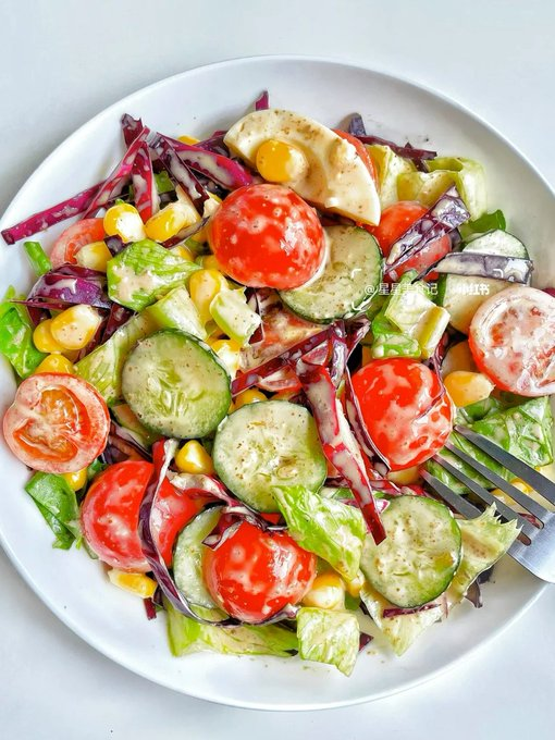 magdhdagd's tweet photo. Quickly make a low-fat and low-calorie vegetable salad in just 10 minutes! https://t.co/TGTv58I84P