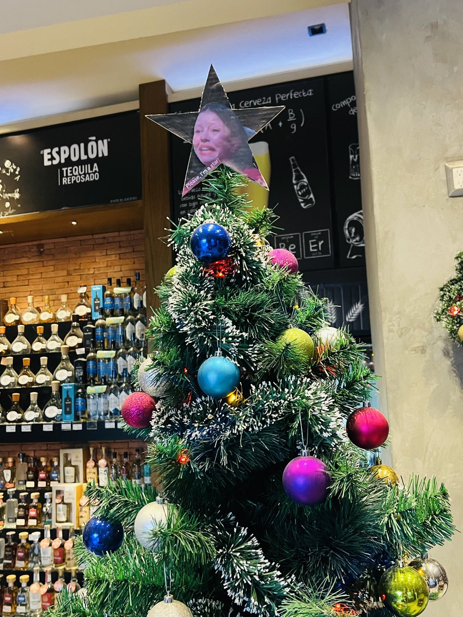 Manucorniio's tweet photo. My Xmas tree 🎄
PLEASE, I'm a star
#Pearl #X #MaXXXine #XTrilogy #MiaGoth https://t.co/i32GGtjaWX