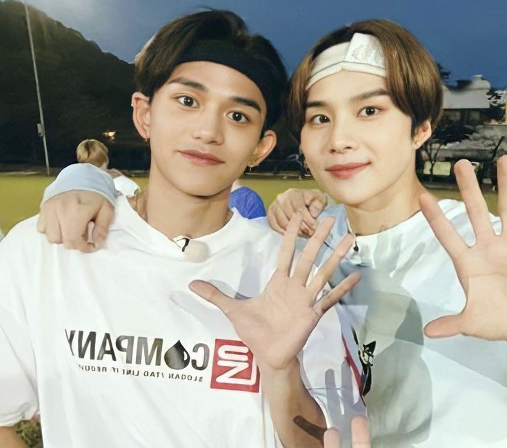 sam0ydo's tweet photo. #Luwoo &amp; #Dowoo au | Fall in Love Again

Donde Jngw está enamorado de Dyng, pero resulta que este tiene novio. Hasta que llega Lcs a su vida y anhela con toda su alma que sea la persona correcta para él. https://t.co/pj146ZV479