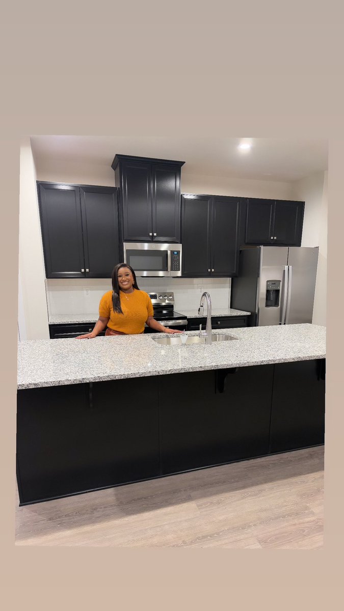 rayyyythaboss's tweet photo. Officially a homeowner!! 🏡 built from the ground up! Yeaaa BIG RAYYY! Thank you God! 💕🏡 #homeowner https://t.co/thM4Z4l1xN