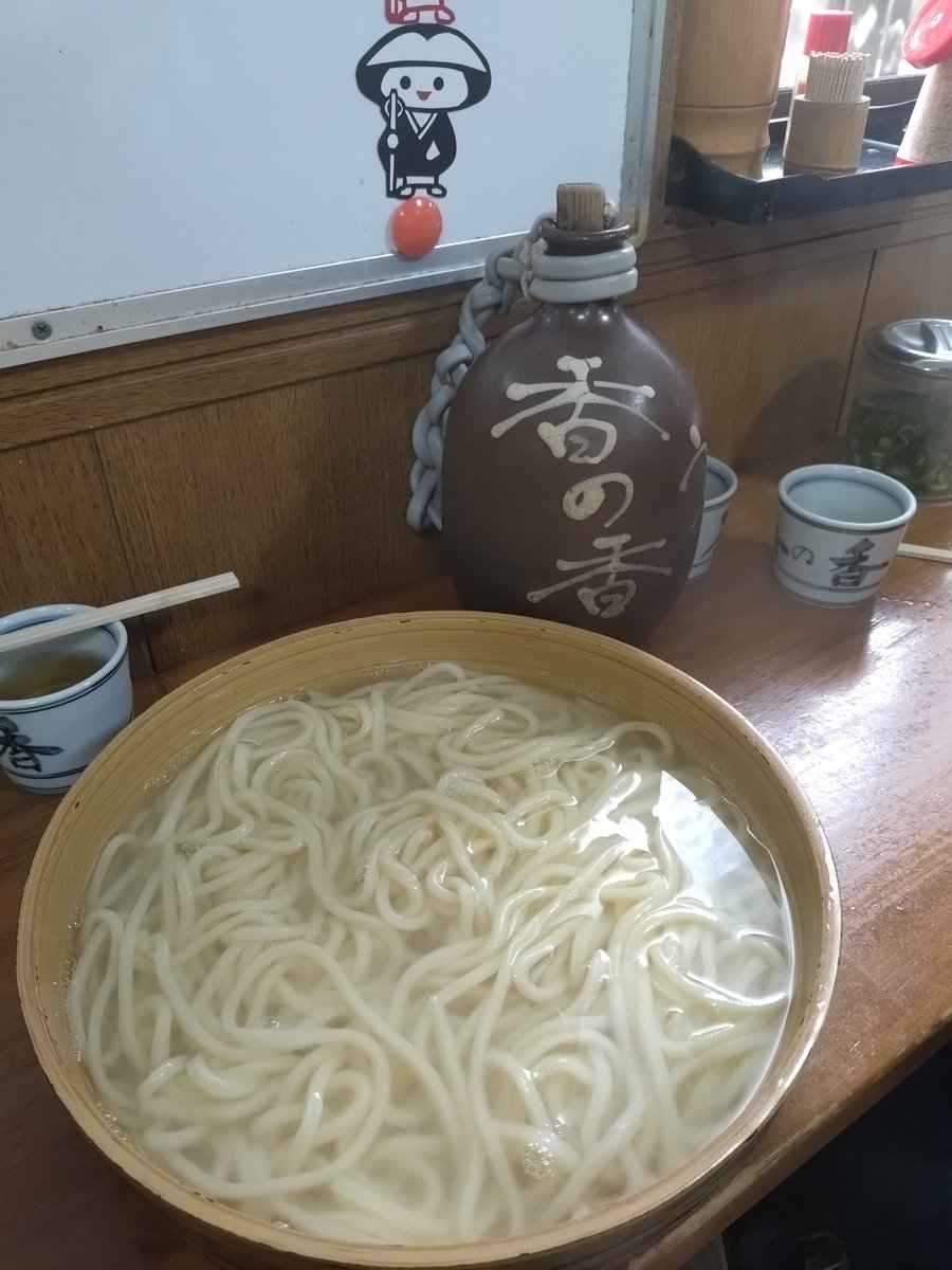 四国旅行
朝ごはん　長田in香の香
出汁がめっちゃ美味かった