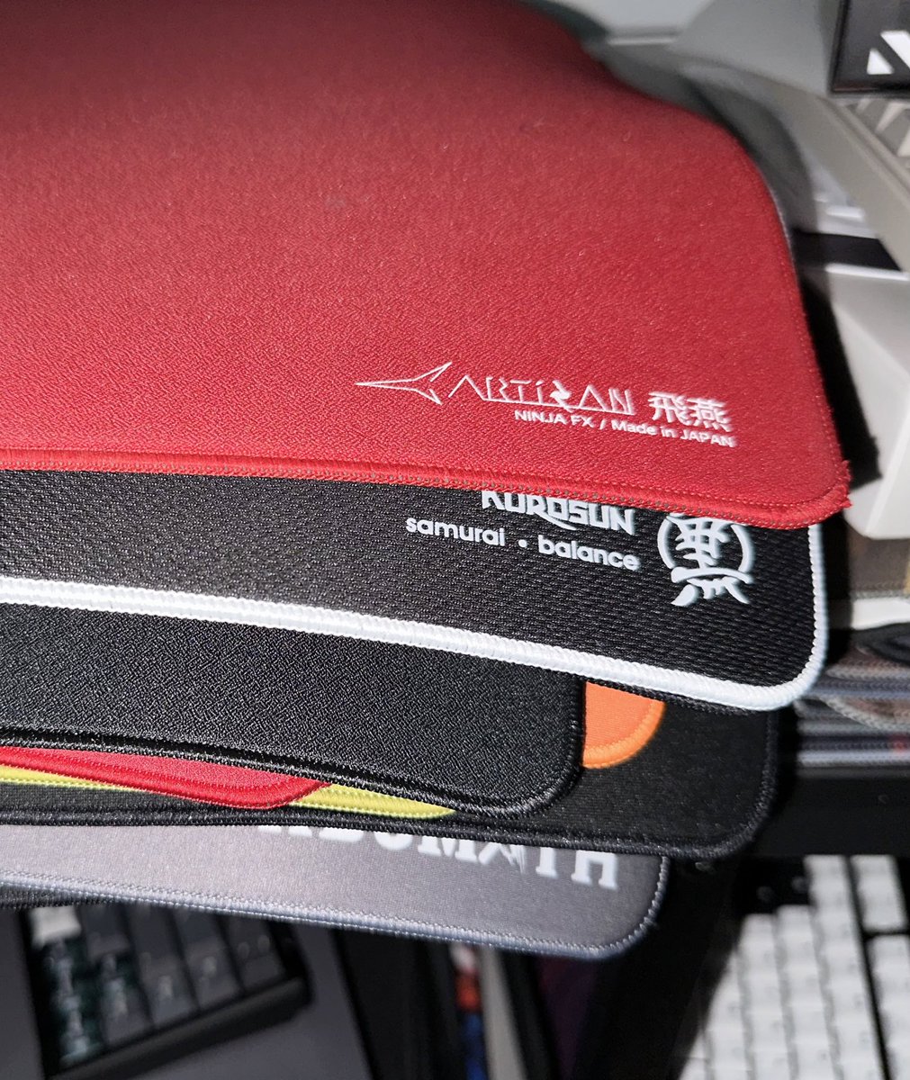 boardzyxd's tweet image. DAY 9 OF 12 CHRISTMAS GIVEAWAYS
NINE Mousepad Bundle

Just reply with a reason you deserve 9 mousepads 😭 I’m running out of steam  with these giveaways 

Winner announced 12/31
