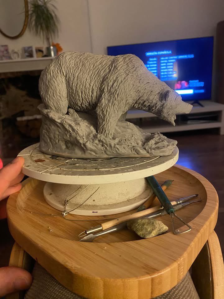 PhilipHynes9's tweet photo. Hand sculpted Grizzly bear I made. Super sculpey clay. https://t.co/hRlNrrmiPU