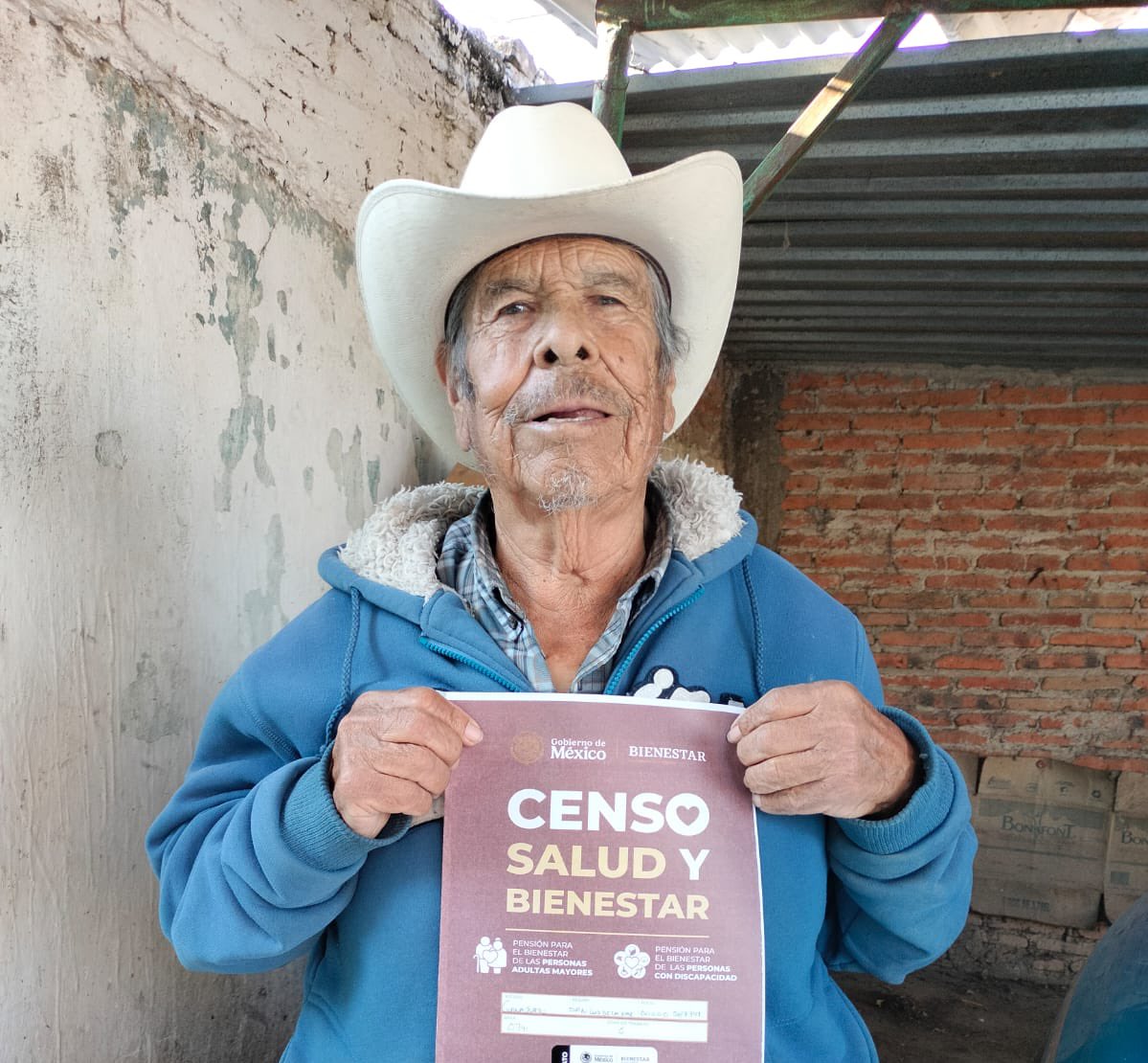 En el marco del programa #SaludCasaPorCasa impulsado por <a href="/Claudiashein/">Claudia Sheinbaum Pardo</a>, continuamos con el Censo Salud y Bienestar comandados por <a href="/AlmaAlcarazH/">Alma Alcaraz</a> 🫡🇲🇽
En este país la salud es un derecho a garantizar, no un privilegio a perseguir.