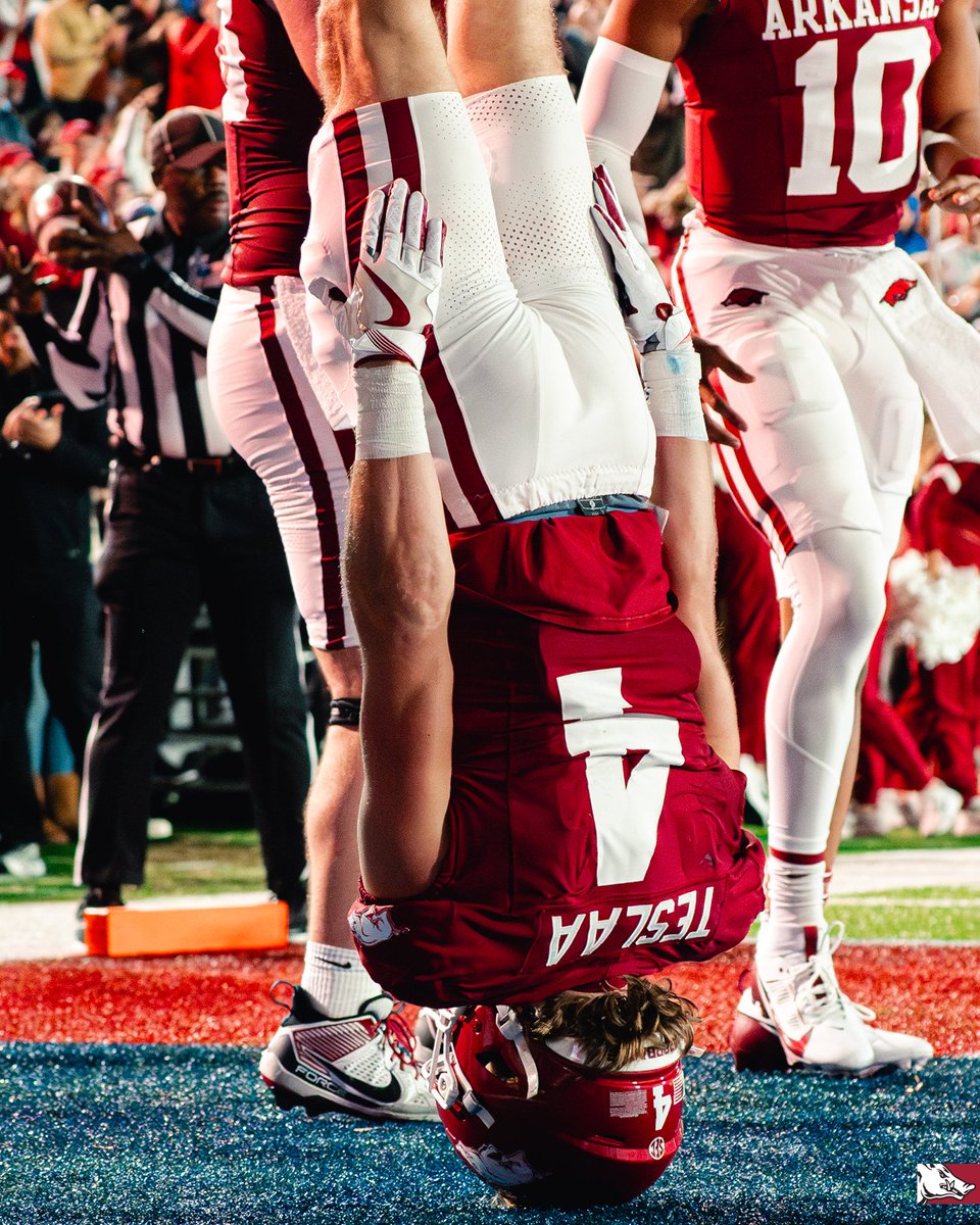 🎶 Headstand in Memphisssss 🎶