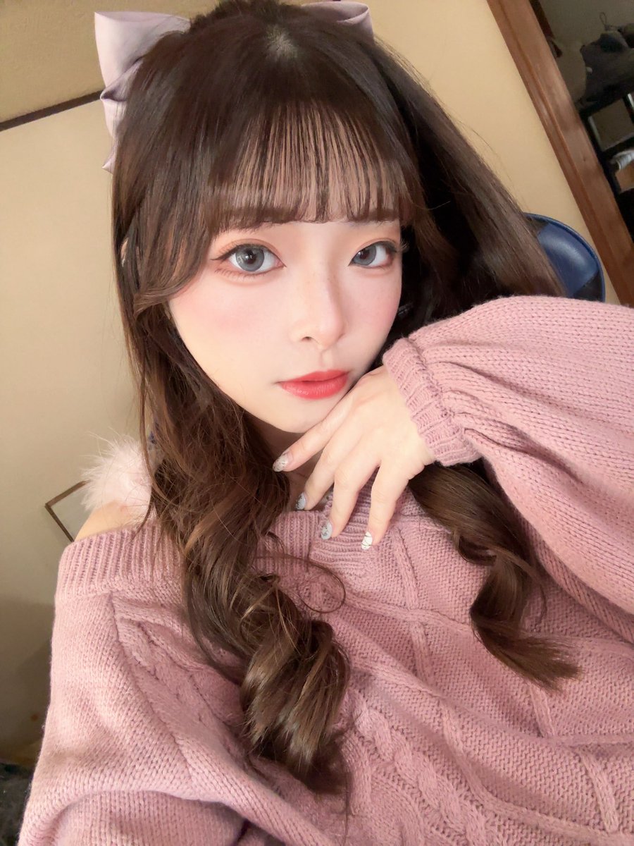 この洋服とメイクで撮影してみたい
寒そうだけど笑