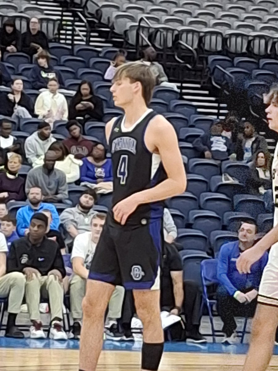 At the half sponsored by Coke Zero cause it has the great taste of regular Coke and Zeroes like me can drink it cause it has no sugar. Bishop O'Connell leads Socastee 24-14 as 6'8" '25 Wyatt Norton #4 has 7pts 3reb