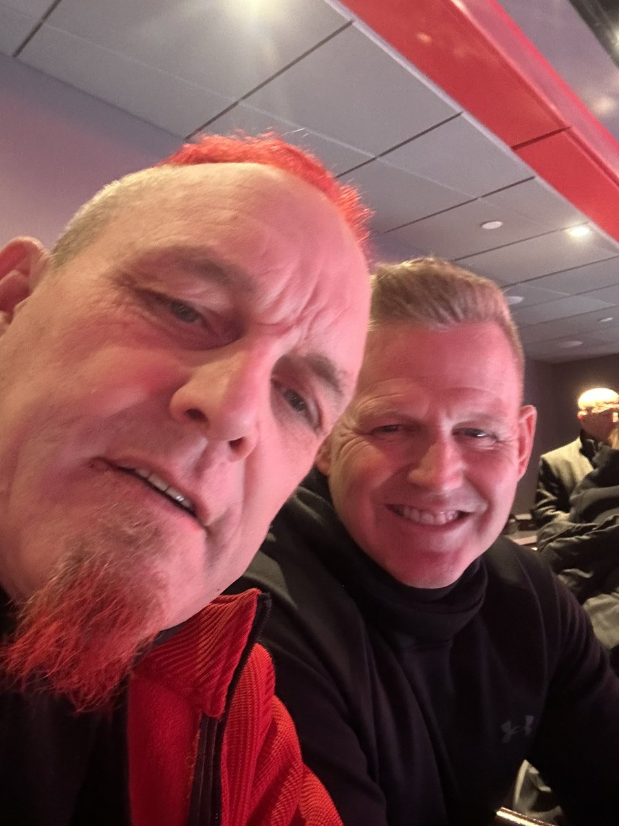 DarrenMcCarty4's tweet photo. The good part of a lousy game. Catching up with old teammates
Never change Ozzie https://t.co/OVKZaKLFF1