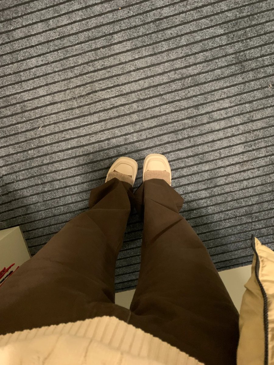 Cozy outfit with a plaid scarf.🪞❄️🥶