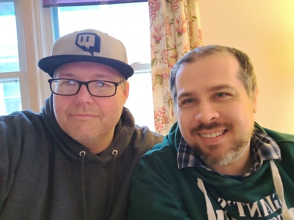 toonafeesh1's tweet photo. Such a good day seeing people I've known for years in person! 

#anav #FeelingBlessed

@johnniebailey @dijadi @Producefarmer_ https://t.co/NoEI3WG1JG