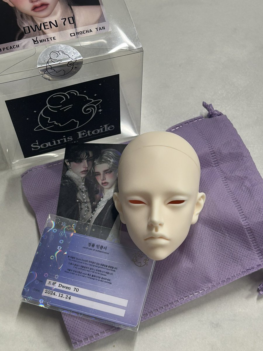 알티이벵으로 받게된 수리에뚜왈 드웬70 헤드가 왔어요
조형이 정말 미남 그자체구요 하,, 너무 아름다워요
갓몰드.. 갓수리에뚜왈,, 다들 드웬 하셔야만 T^T
빨리 메이크업을 보내고 얼른 다시 보여드릴게요😍