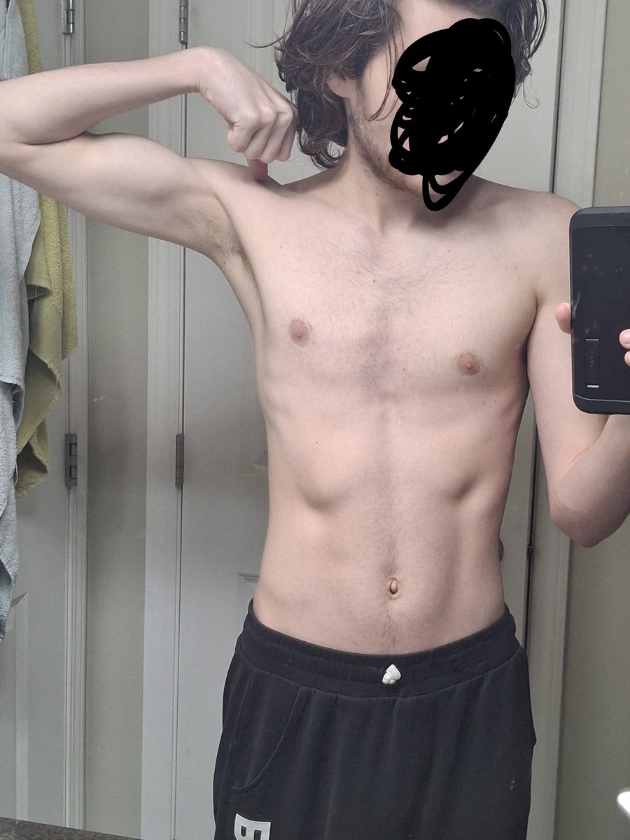 Aether730's tweet photo. Day 1 vs. day 30 of working out. I've been doing 30 mins a day, 4 times a week. So far, I've managed to stay consistent, which is all I need to do. As long as I'm consistent, the results will come. It doesn't look like much now, but I'm sure day 60 will be a visible improvement. https://t.co/RLj9ysG8Dr