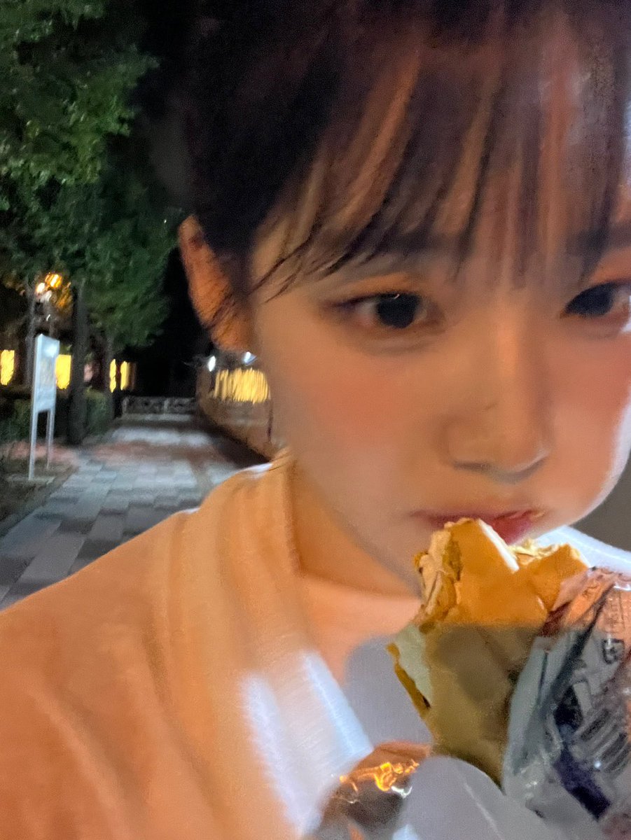 solbelbe_e's tweet image. 서연이와 아이스크림 베스트커플상 줘야되는거 아님???