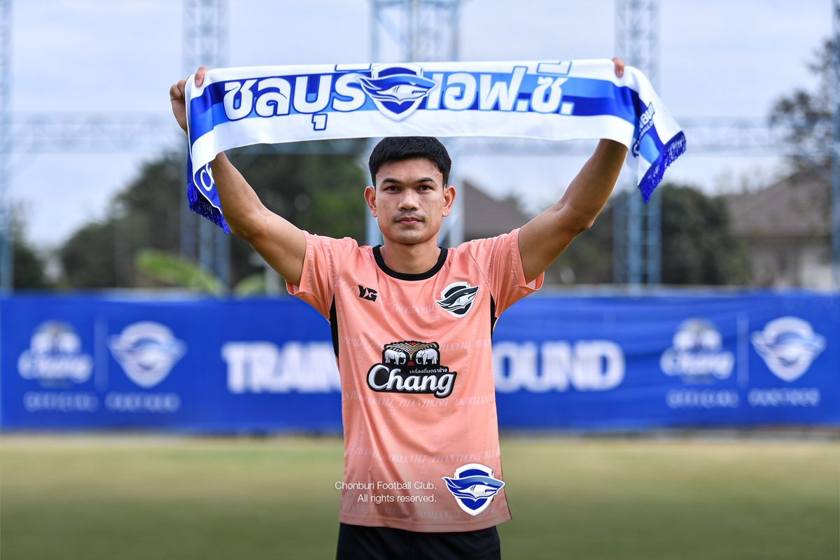 ChonFCOfficial's tweet photo. Official club news : ฉลามชล เปิดตัว #AK9 สวมเบอร์ 9 ล่าตาข่าย เลก 2
สโมสร ชลบุรี เอฟซี เปิดตัว #อดิศักดิ์ไกรษร หอกดีกรีทีมชาติไทย จากสโมสร เกษตรศาสตร์ เอฟซี ที่ย้ายมาเป็นสมาชิกใหม่ ในถิ่น ชลบุรี ไดกิ้น สเตเดี้ยม เป็นที่เรียบร้อยแล้ว
#ฉลามชล #ชลบุรีเอฟซี
#ChonburiFC https://t.co/gC2nmy7WoS