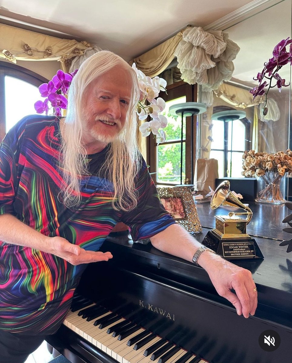 Happy 78 birthday to the legendary Edgar Winter!

📸Ross Hogarth