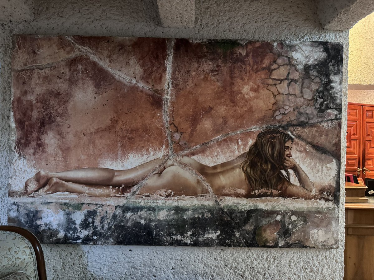 AdrianaTorSa's tweet photo. Honrada de visitar el estudio del maestro Rafael Cauduro, un referente del arte mexicano. Su legado sigue inspirando con su genialidad y visión. Gracias Liliana, @elena.cauduro y @estudiocauduro por compartir este espacio único. 🌟🇲🇽 #ArteMexicano #RafaelCauduro https://t.co/1bcxHF4x15