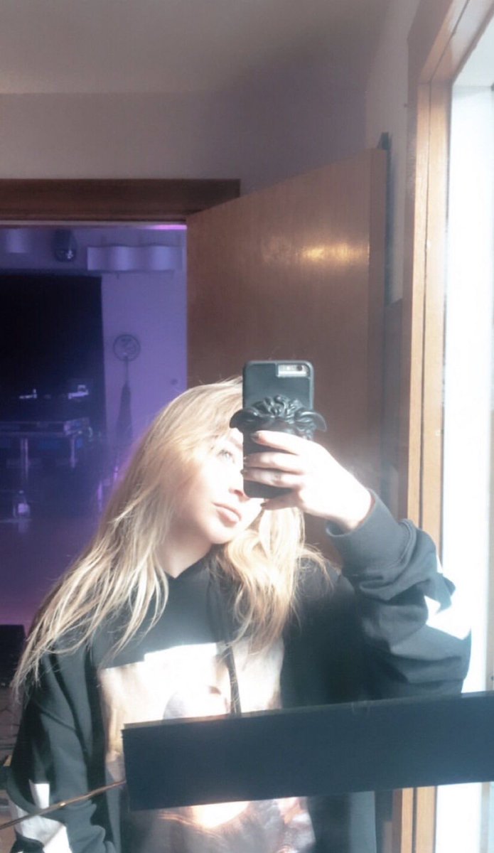 Nobodysonbrina's tweet photo. A thread of some Sabrina rares that I have!!! https://t.co/RJvz31BiSk