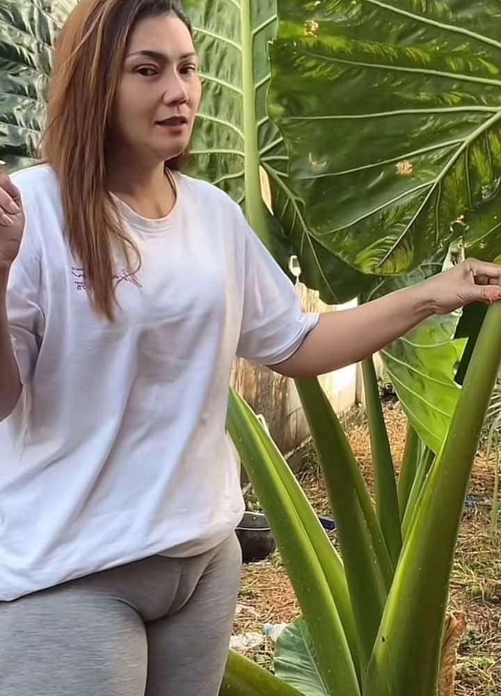 What comes to your mind when you see her😍