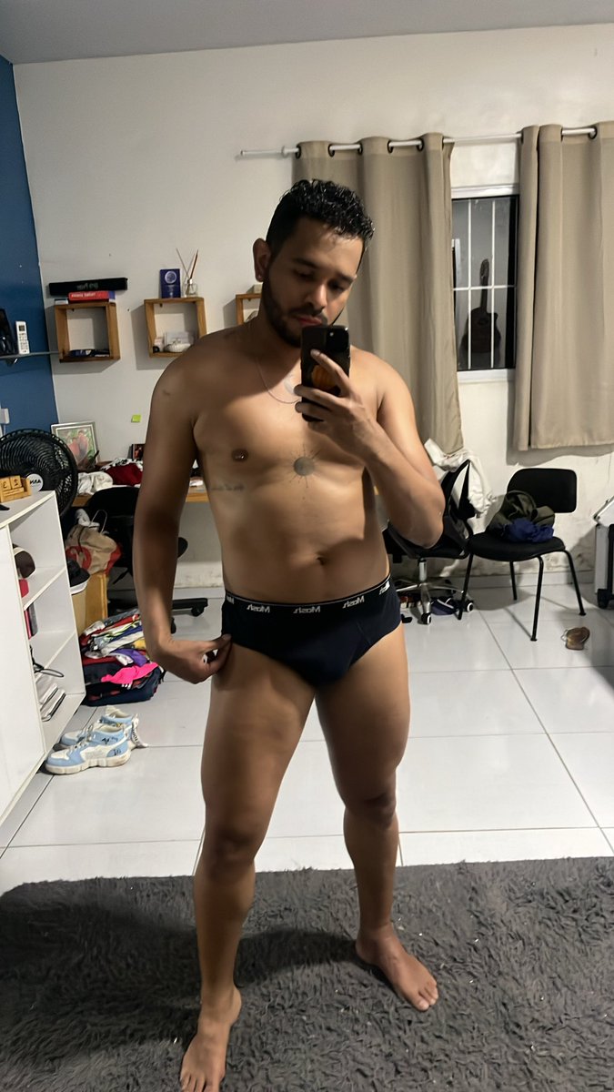 carvallhoander's tweet photo. Aproveitar esse surto de auto estima, jaja eu acho um motivo pra apagar. https://t.co/AgpbugBPCA