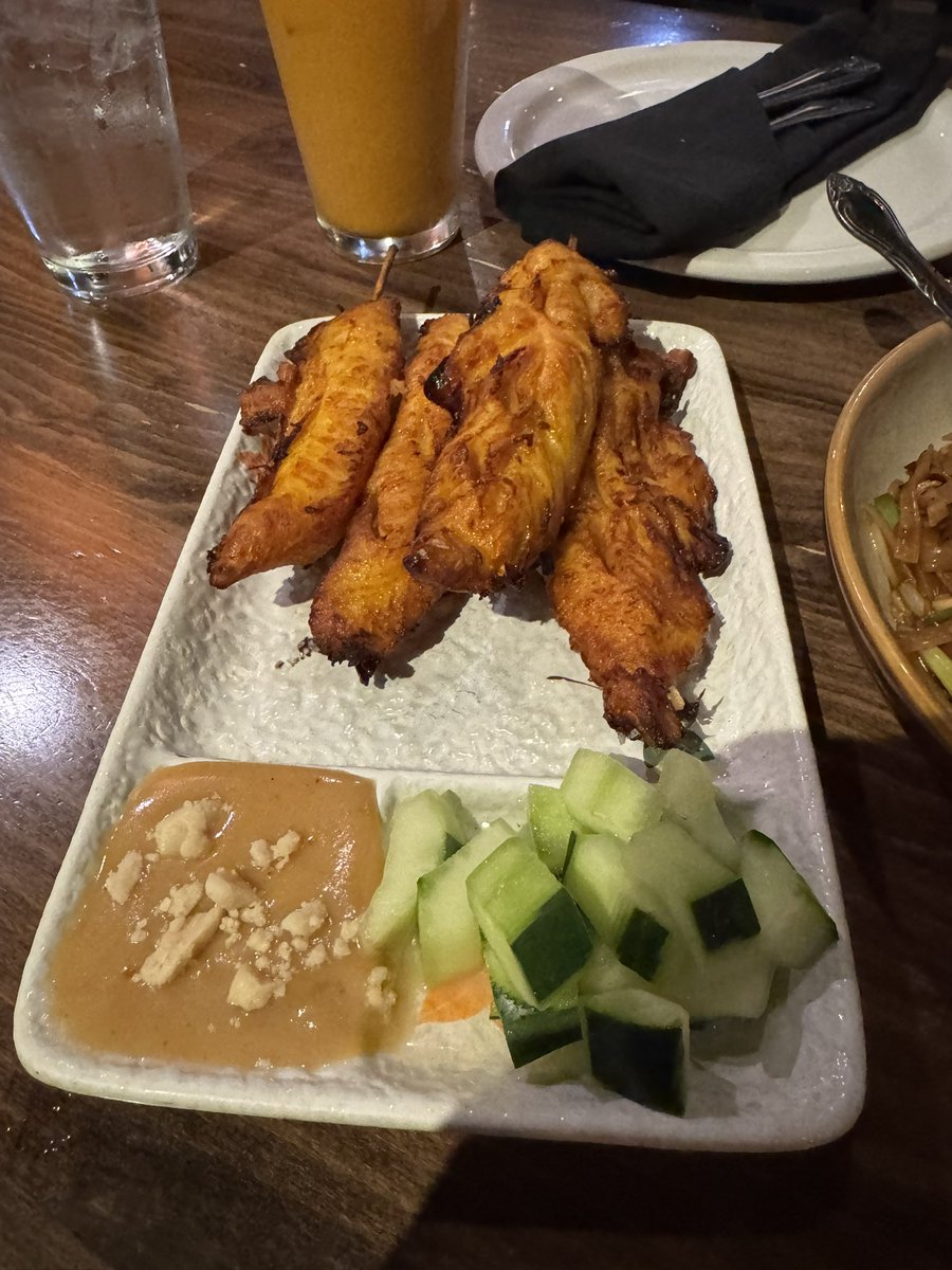 cincygreghoodin's tweet photo. Chicken satay and a little pad Thai action (gonna be a lot of leftovers and or leftunders tonight ) THAT’S #whatsfordinner #wildginger #eatcincy #cincyeats #dinelocal #cincyvibex #fridayvibes #BearcatVibes https://t.co/8GJOGkTnJx