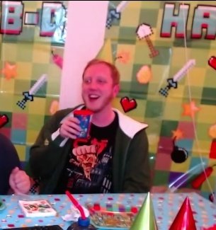Quacktan_'s tweet photo. Me da mucha risa ver a Tina con una caguama en la mano y philza con un vaso de mario con leche 😭 

JAKSJAKJSKAJ EL CONTRASTE https://t.co/q4PFcbHXgx