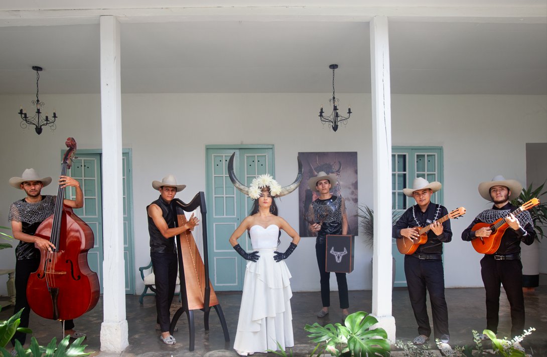 CimarronCol's tweet image. Feliz Año Nuevo y bienvenidos siempre a la mágica tierra de San Martín de los Llanos, la casa de Cimarrón!